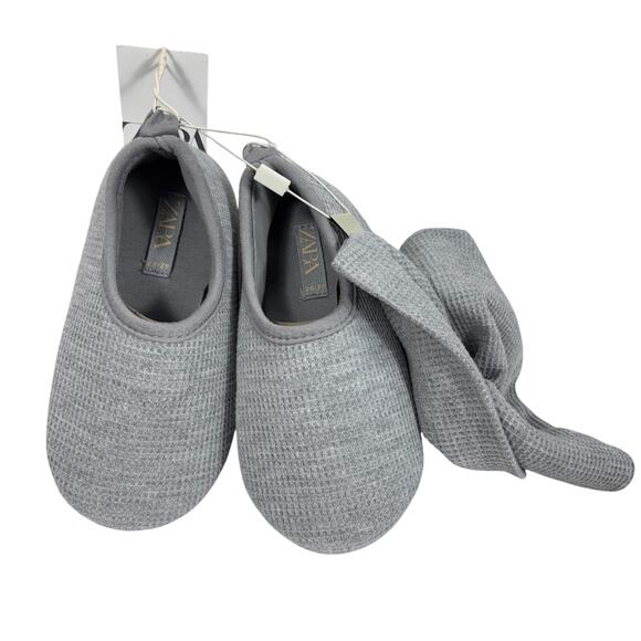 ZARA Home Kids/Baby Grey Waffle Knit Slippers with Grip Soles Size 28/29 NWT - Picture 1 of 5
